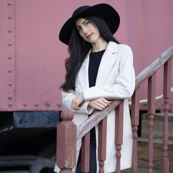 Carly Coat - Picture 2 of 13